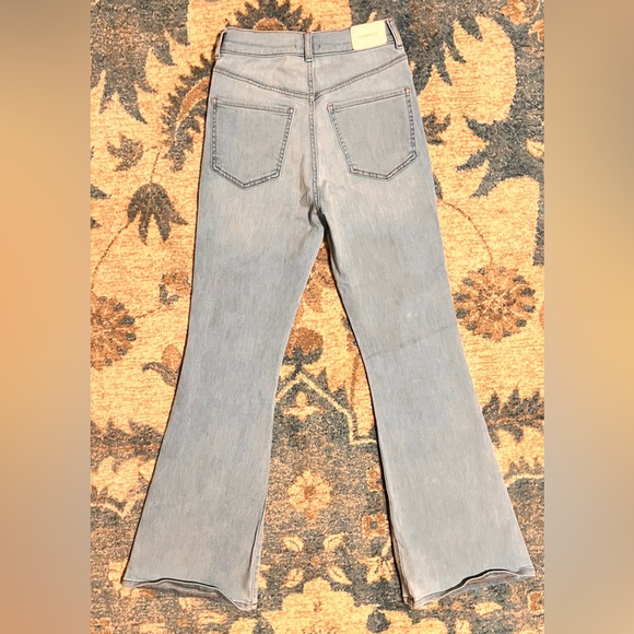 EXPRESS Light Wash Super High Rise Flare Jeans Size 0S Super Soft💫😊 EUC - Picture 5 of 12